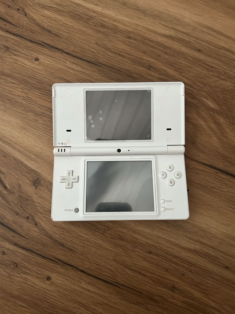 Nintendo Consoles: Nintendo DSi – D'occasion à Buchs AG par lau_zn7c 1