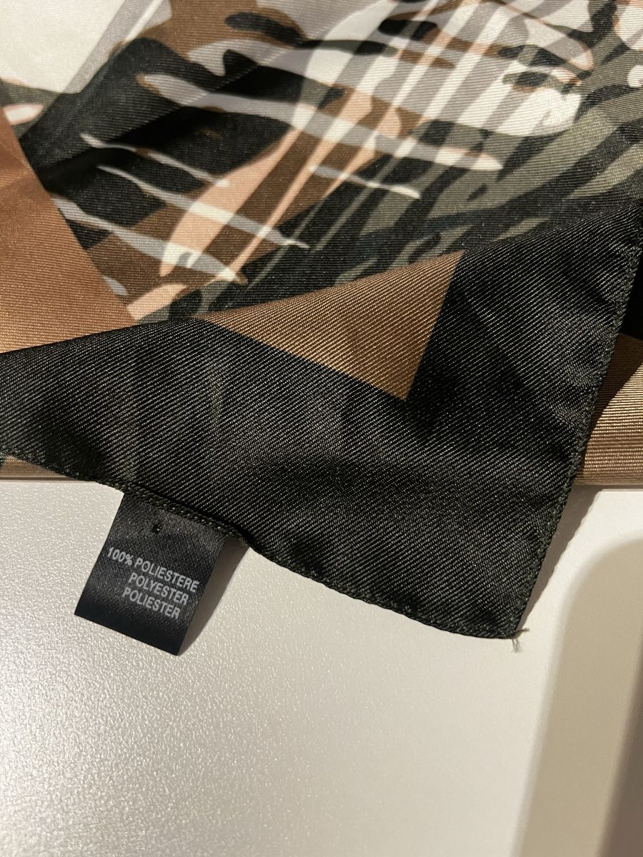 Foulards & écharpes: Foulard  – D'occasion à St-Pierre-Clages par ste_xk6p 4