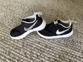 Nike Turnschuhe Sneaker Gr. 26