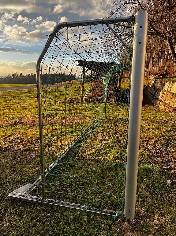 Porte da calcio e da hockey: Massives Fussballtor – Usato da Wernetshausen venduto da ruepet1 1