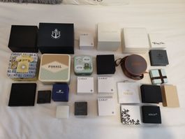 26 Schmuckschatullen Fossil, MK, Swarovski etc.