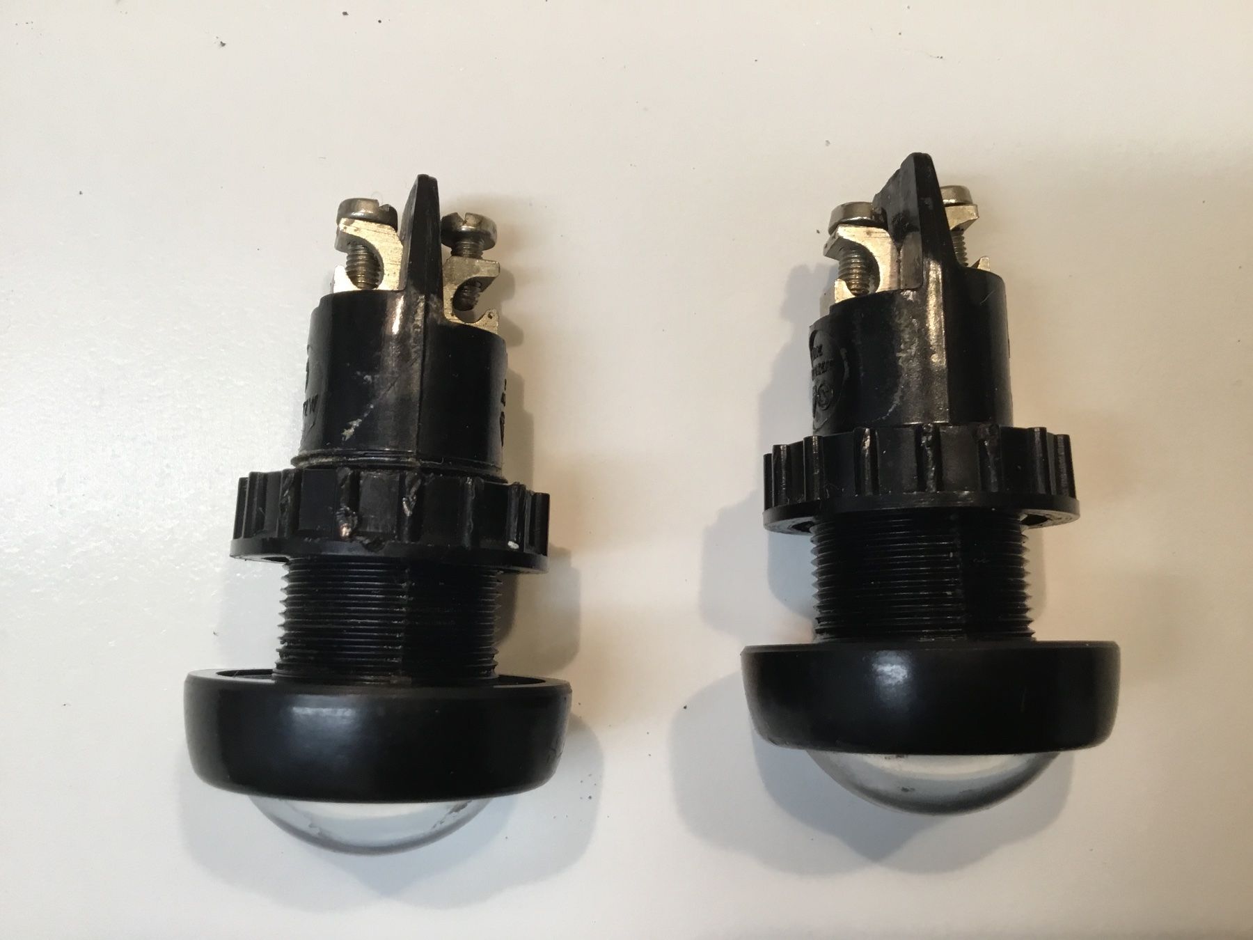 Elektronikbauteile: Alte Funktionsanzeige Lampen aus Bakelit – Gebraucht aus Kreuzlingen von Schuggerman 1