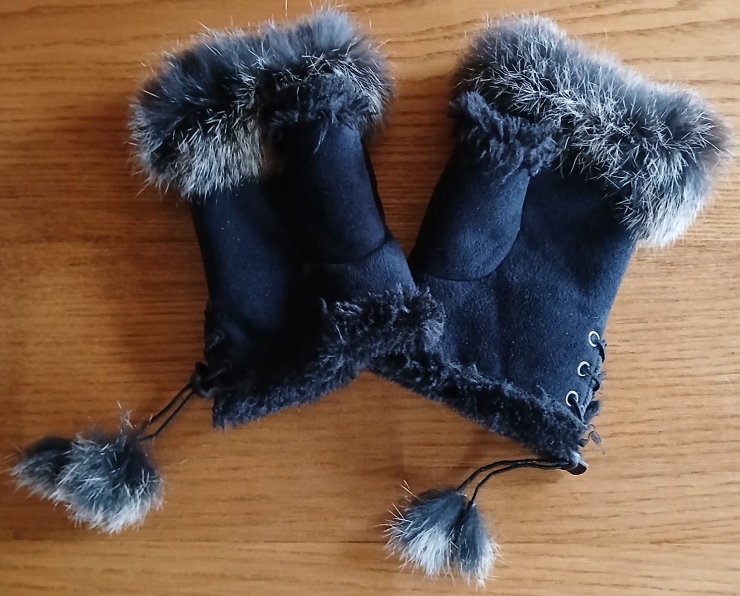 Guanti & manicotti: Fingerlose Handschuhe – Usato da Krauchthal venduto da mago371 3