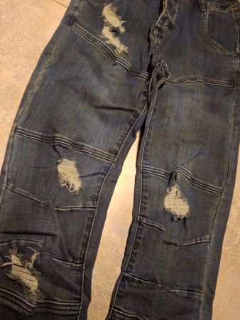 Pantalon jeans taille S marque Siksilk