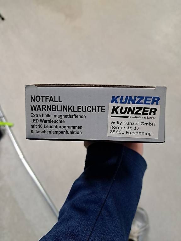 Lampen: Notfall Warnblinkleuchte – Neu und originalverpackt aus Emmen von CZ6032