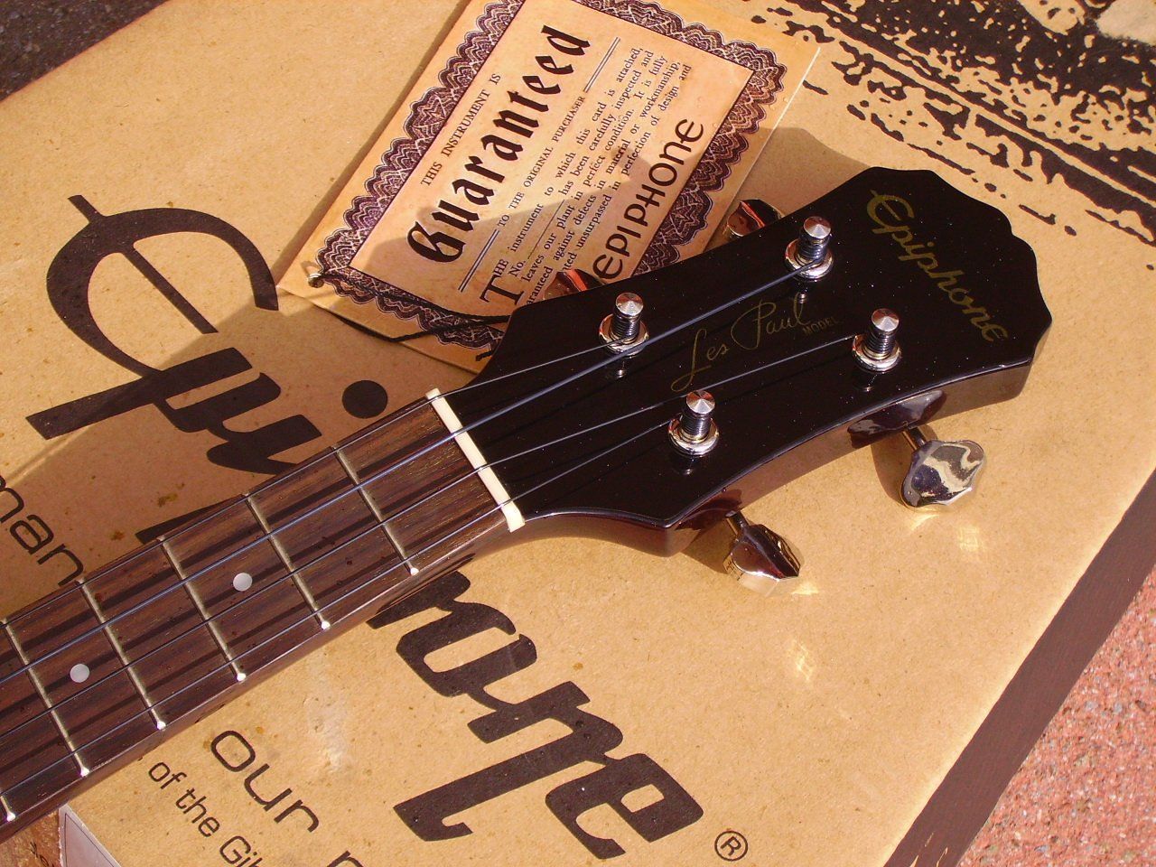 Epiphone Strumenti musicali: spezielle Sopran-Ukulele EPIPHONE – Nuovo (secondo la descrizione) da Wöschnau venduto da Musikhaus-Luethy5012 5