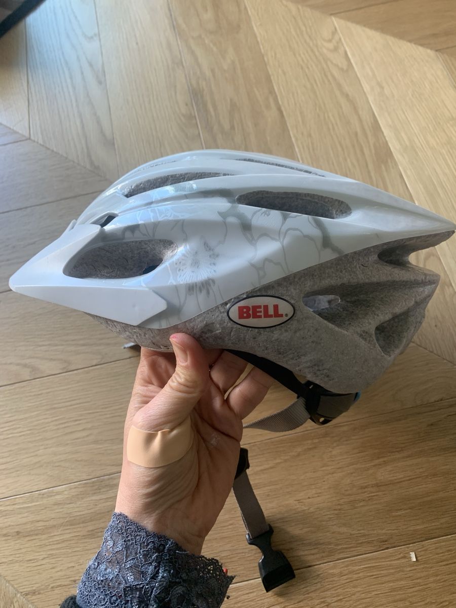 Bell Caschi: Velo Helmet (50-52) – Usato da Zürich venduto da Angela_Fashion_Lover 2