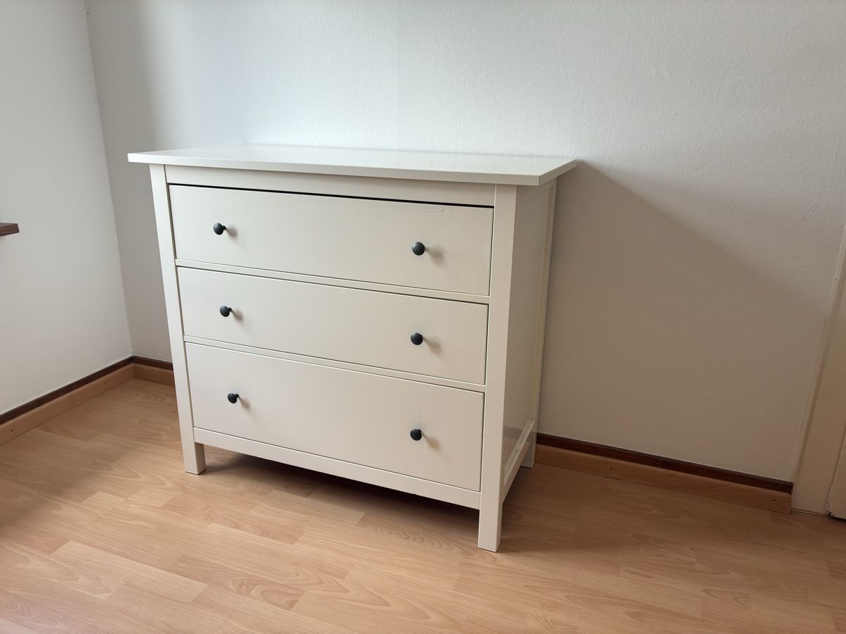Cassettiere: IKEA Hemnes Kommode 110 cm – Usato da Rupperswil venduto da the_mz89