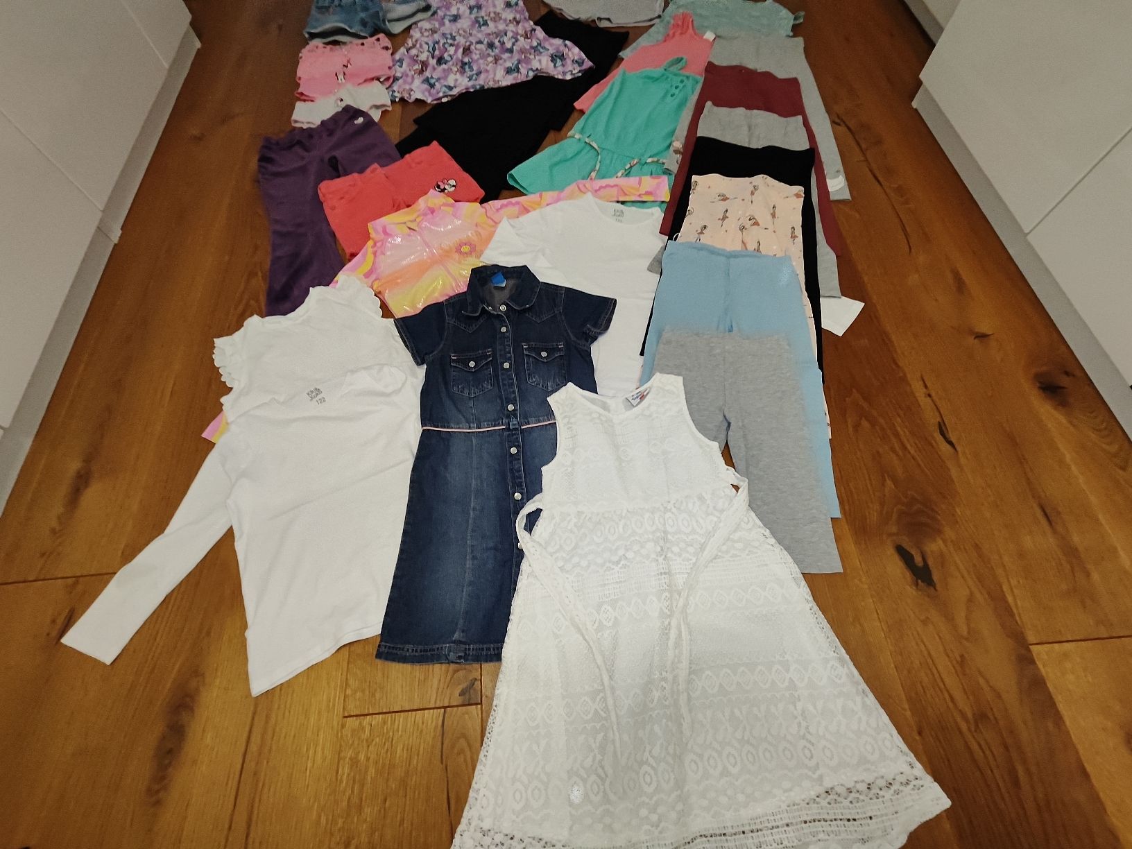 Lotti & Set di vestiti: Kleiderpaket Gr.122 – Usato da Kriens venduto da Xonox 3