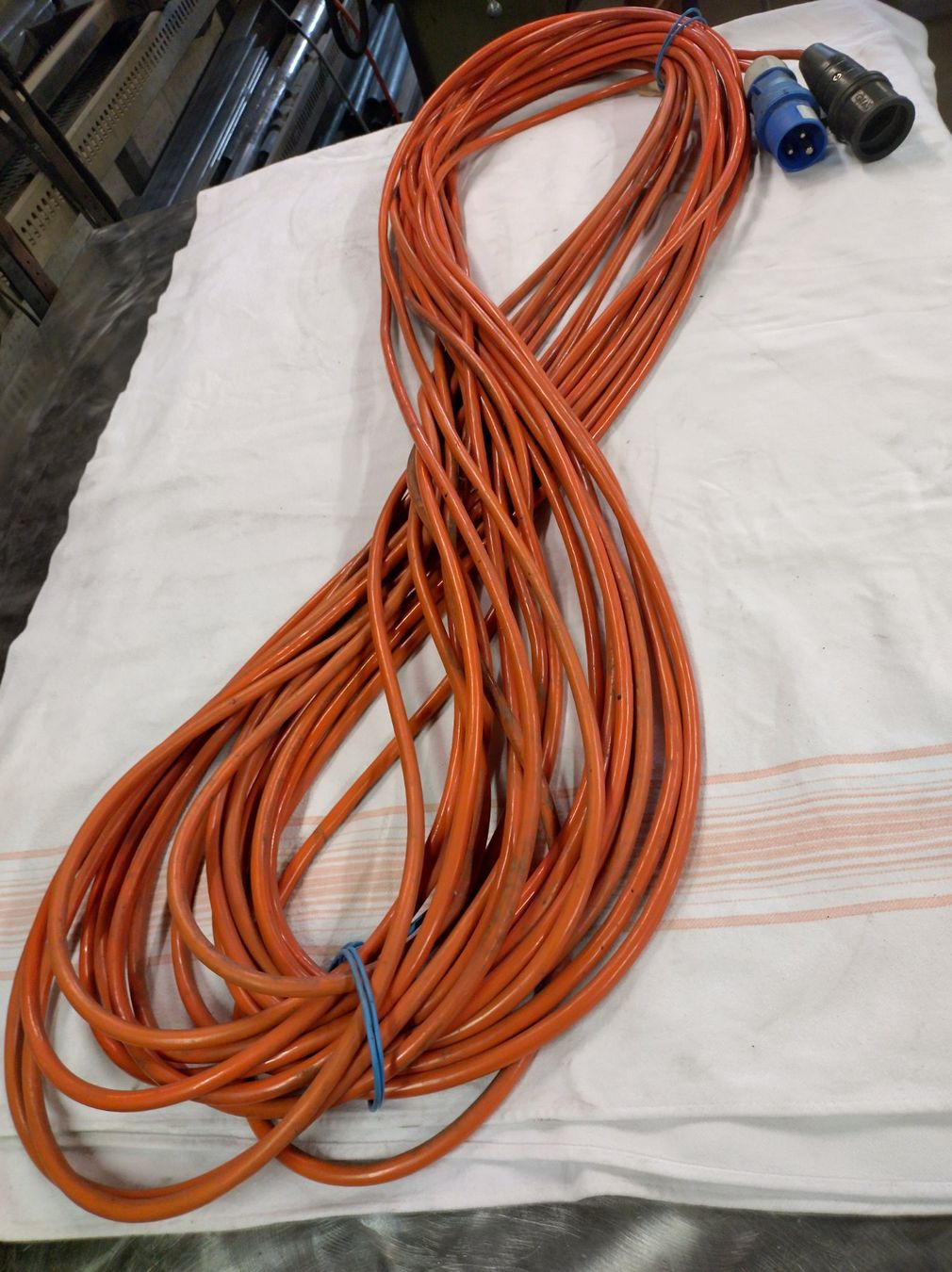 Cavi: Purpur Starkstromkabel, 40m, Top Zustand – Usato da Gretzenbach venduto da Cobra71 1