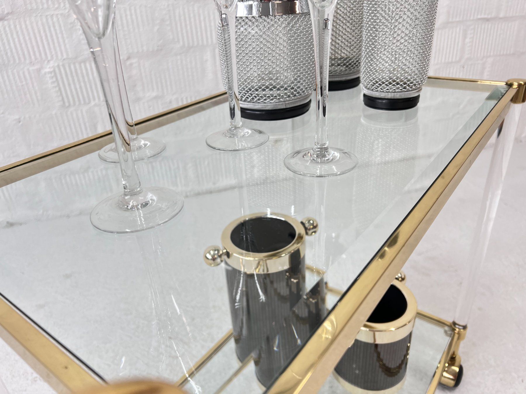 Tische: Vintage Plexi Barwagen, Beistelltisch – Gebraucht aus Walzenhausen von stilvollwohnen 8