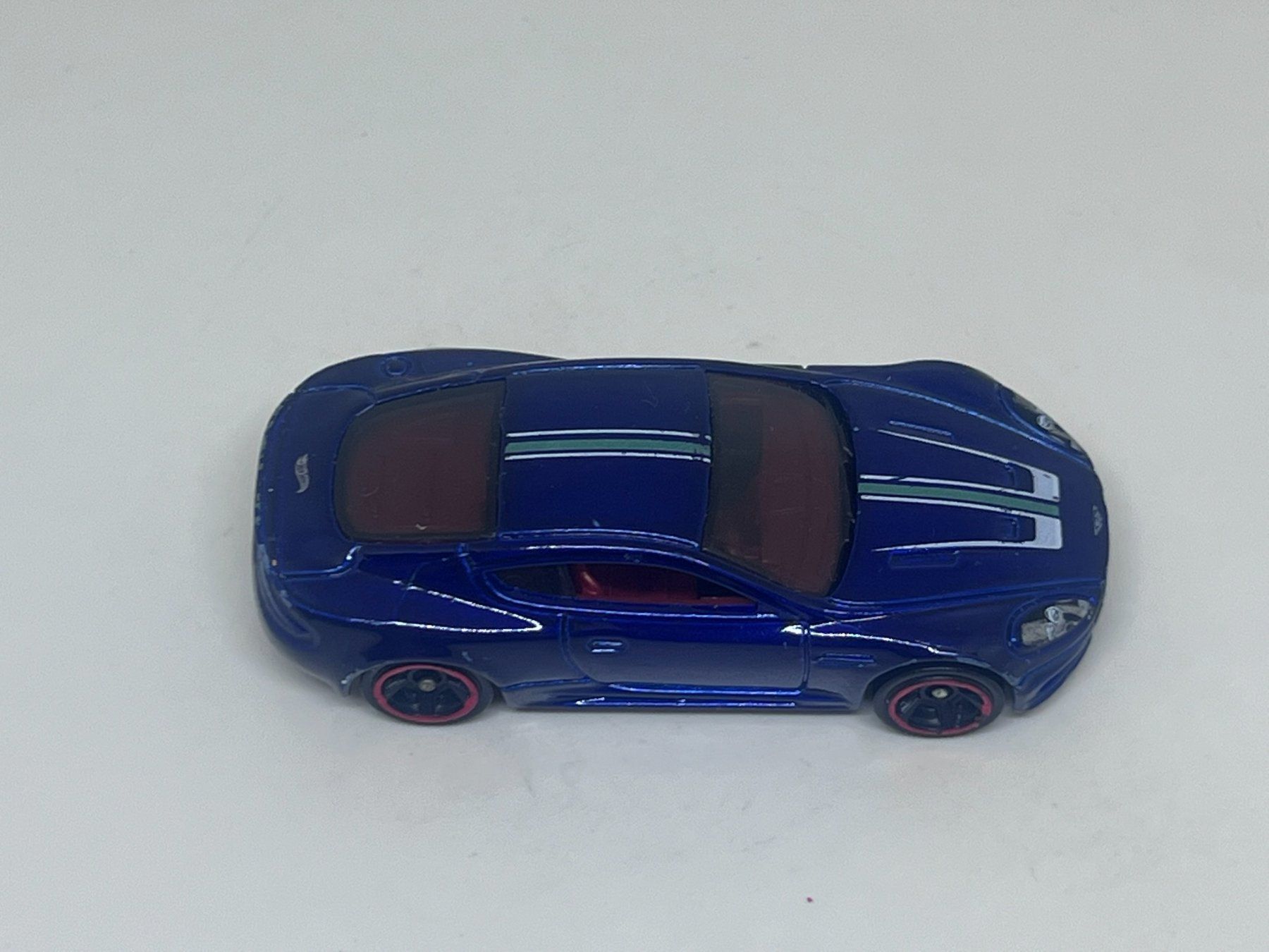 Hot Wheels Modellini d'auto: Hot Wheels Aston Martin DBS #501 – Usato da Wildegg venduto da LaaBoutique 1