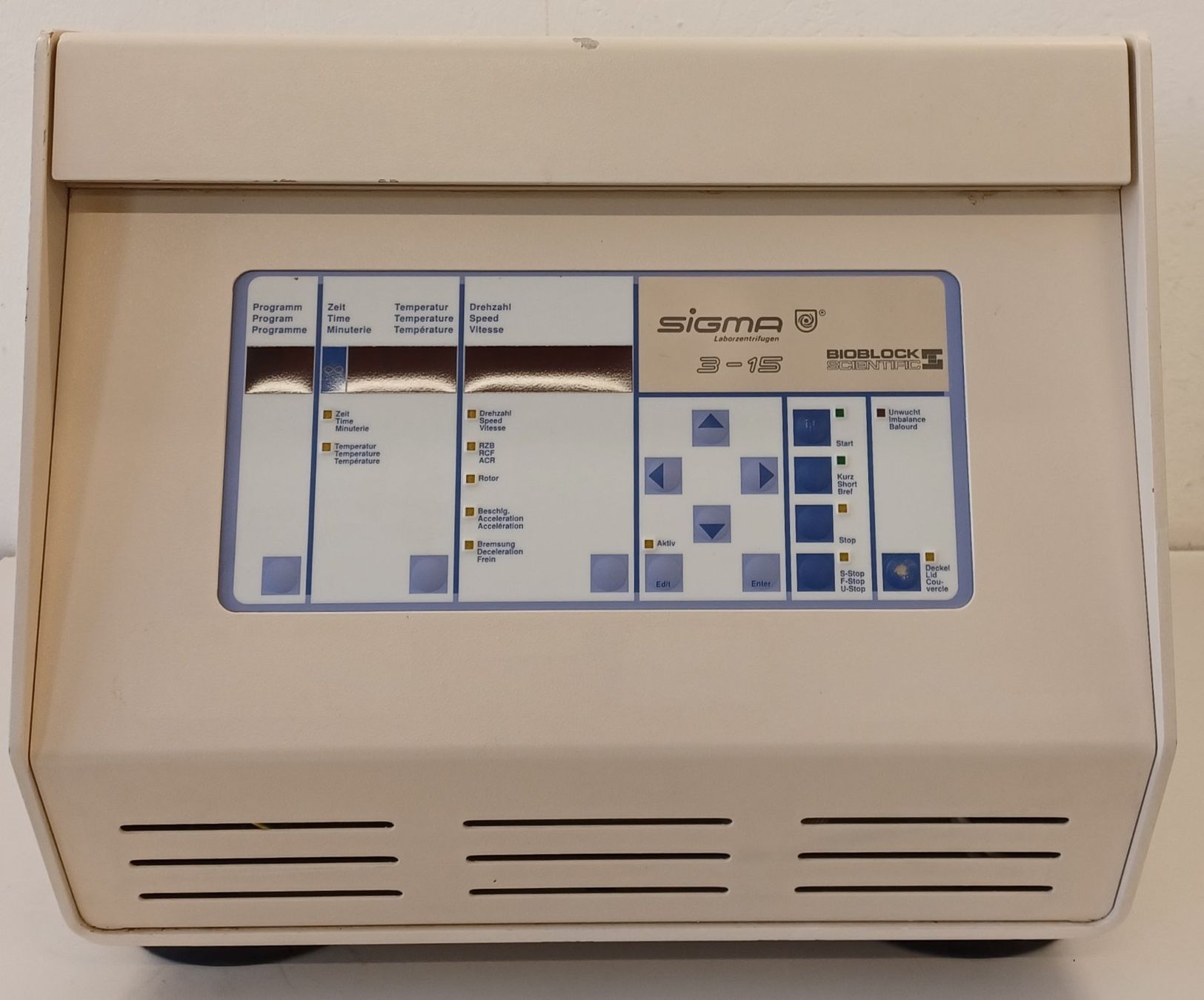 Accessori da laboratorio: Sigma 3-15 Tabletop centrifuge – Difettoso da Niederdorf venduto da LeptonAG_Labor 1