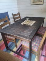Gartentisch und vier Stühle Holz dunkel gebrauchter Zustand