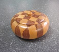 Schöne runde Deckel-Dose, Schatulle aus Holz