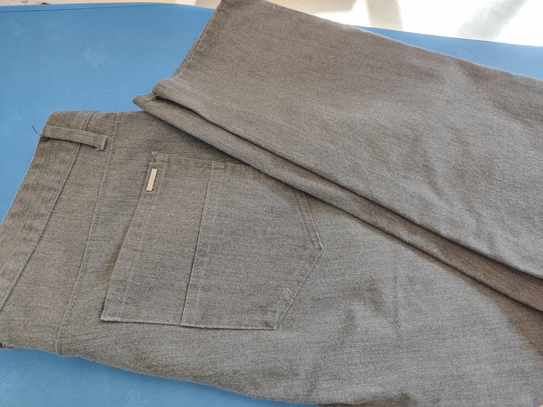 Calvin Klein Pantaloni: CK Herrenhose GR 43/32 – Usato da Langnau am Albis venduto da Judithsebi 5