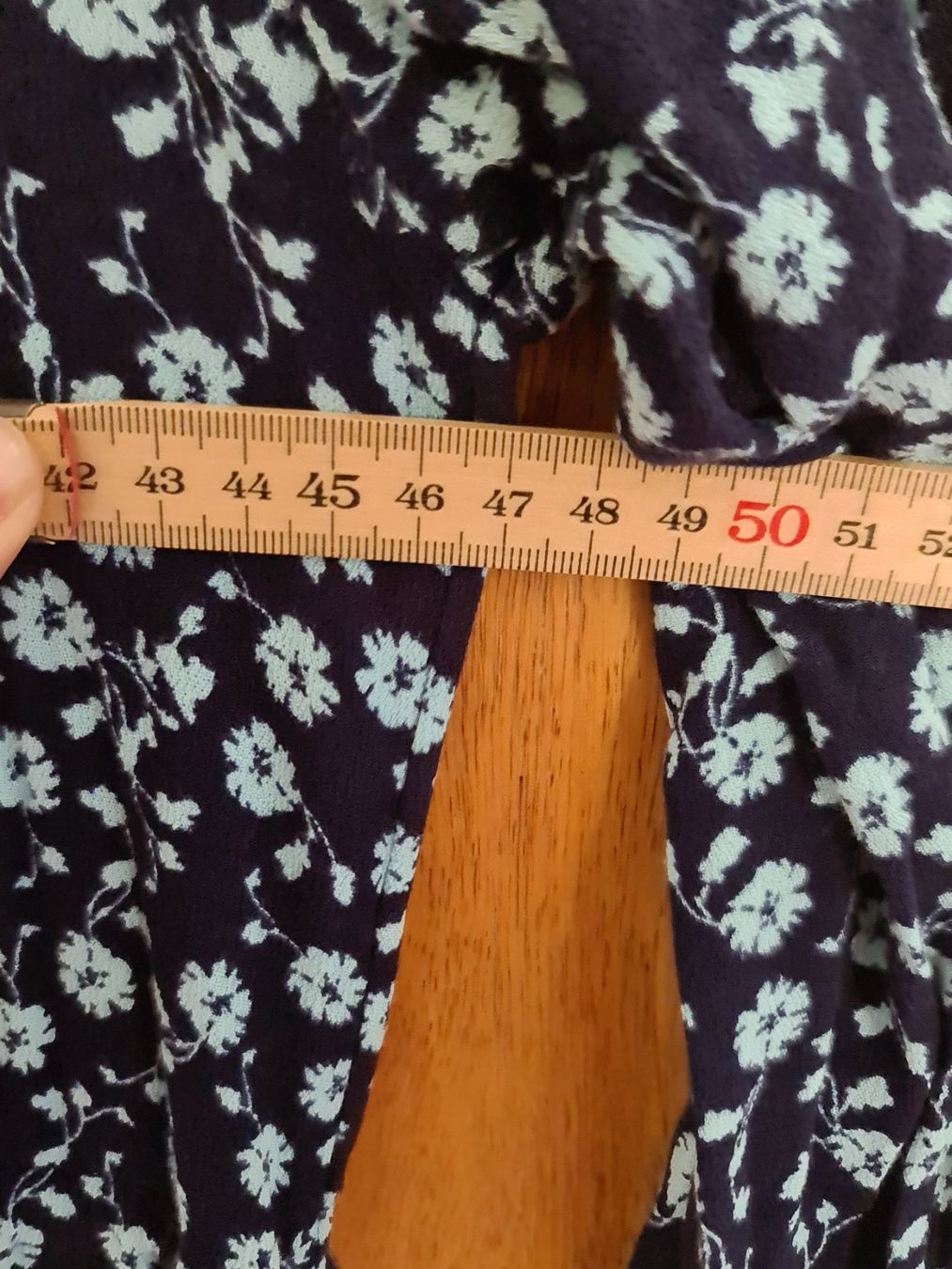H&M Vestiti: Wunderschönes Kleid mit Blümchen in Blautönen, Grösse 44 – Usato da Eschert venduto da PS.. 5