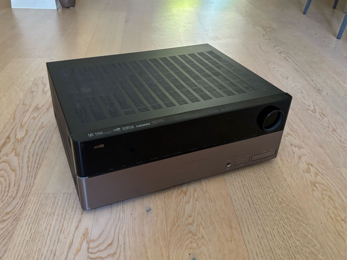 Harman-Kardon Receiver: Harman Kardon AV- Receiver – Gebraucht aus Zug von ncs_6qvd