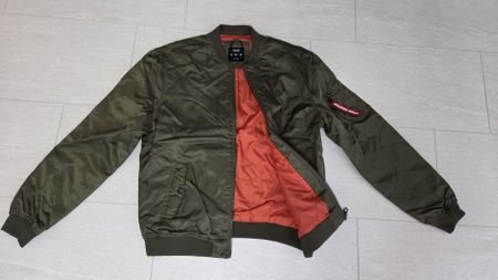 Bershka Jacke XL neue Bomberjacke Grün