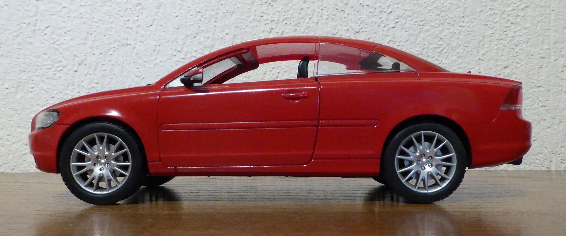Volvo Voitures modèles: Volvo C70 Modellauto 1/18 rot – D'occasion à Spreitenbach par Turbo_1105 1