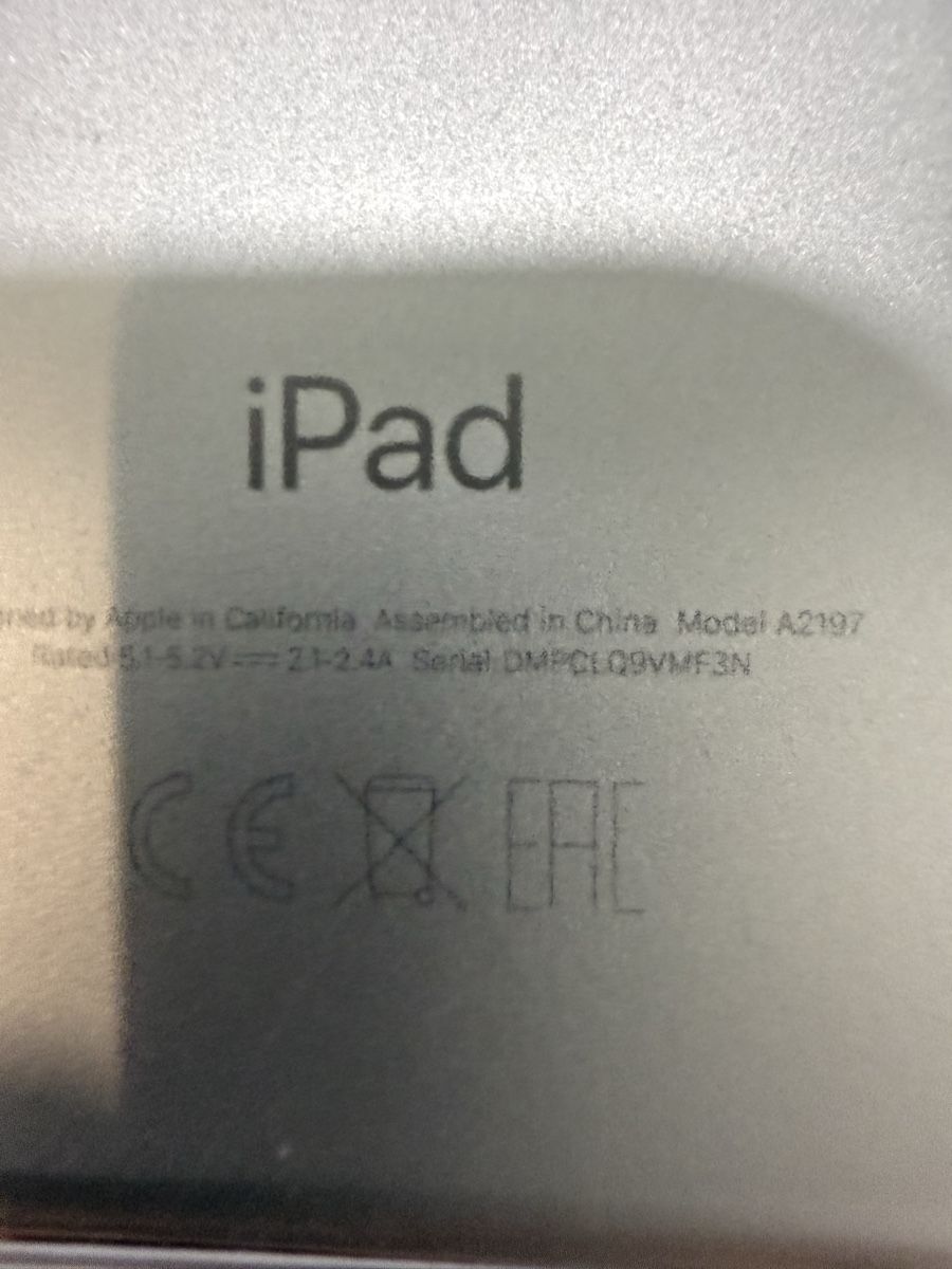 Apple Tablet PC: Apple iPad A2197 (7th generation) – Usato da Genève venduto da hai_2rp8 3