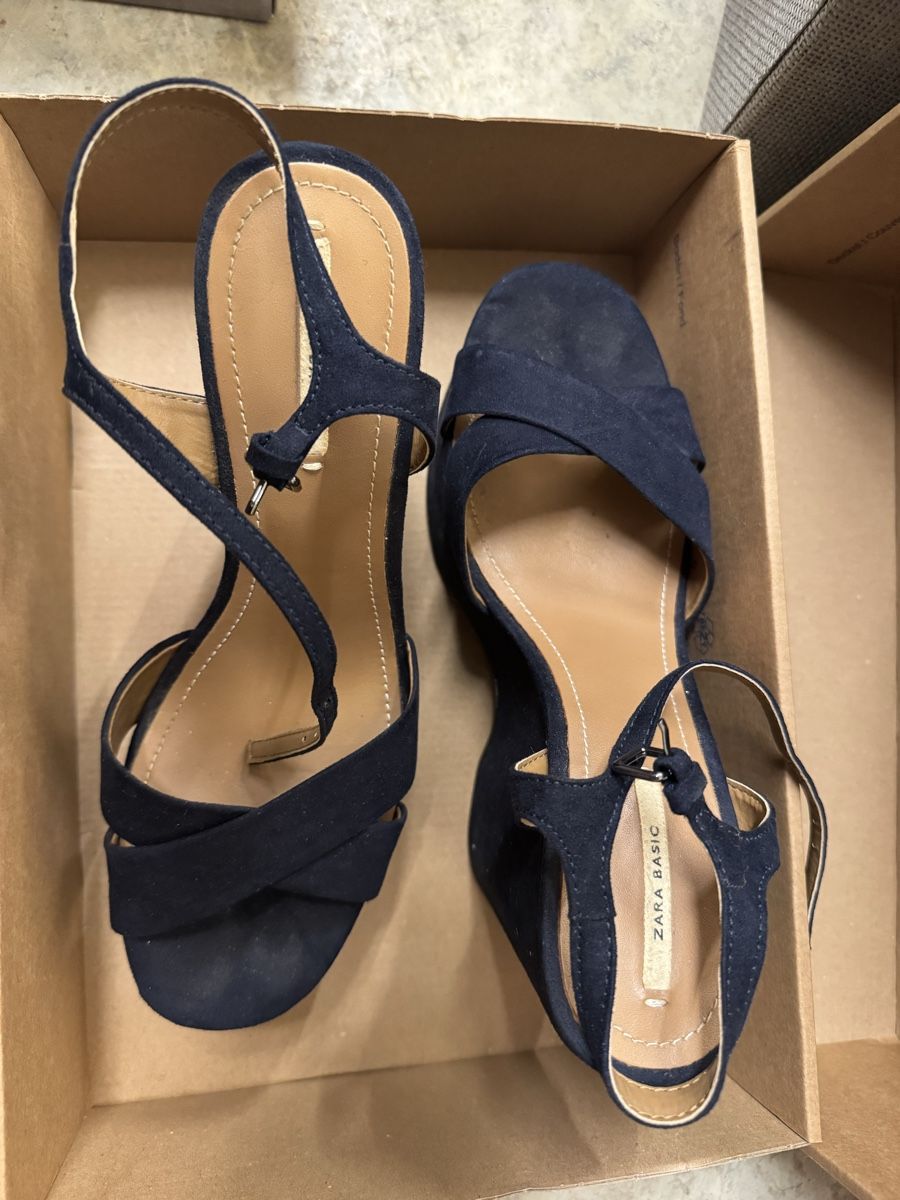 Zara Chaussures femmes: Sandales compensées Zara Basic bleu marine taille 39 – D'occasion à Meyrin par mai_pl7s 1