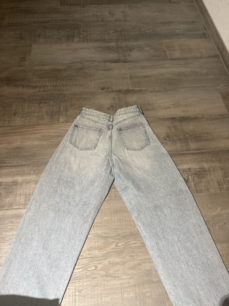 Bershka Jeans: Pantalon Bershka  – Usato da Tramelan venduto da mar_xrj7 1