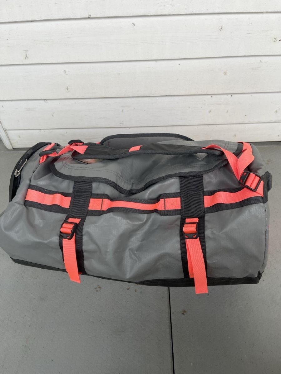 North Face Rucksäcke: Northface Duffel M – Neu (gemäss Beschreibung) aus Stetten SH von sel_sc6g 1