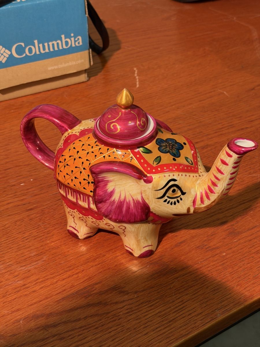 Teekannen: Vibrant Elephant Teapot - Unique Ceramic Piece for Autumn – Gebraucht aus Lausanne von vas_mbk2 3