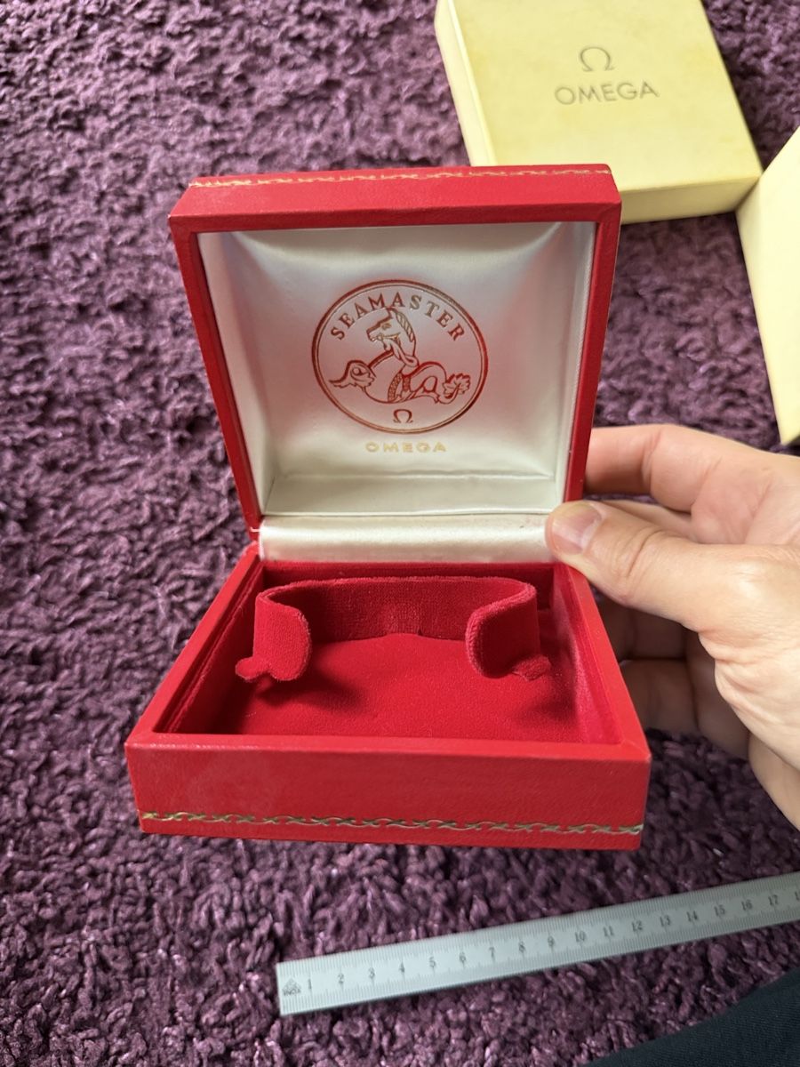 Omega Orologi: Omega Seamaster Uhrenschatulle / Box, Rot   – Usato da Lyss venduto da nekoreh 1
