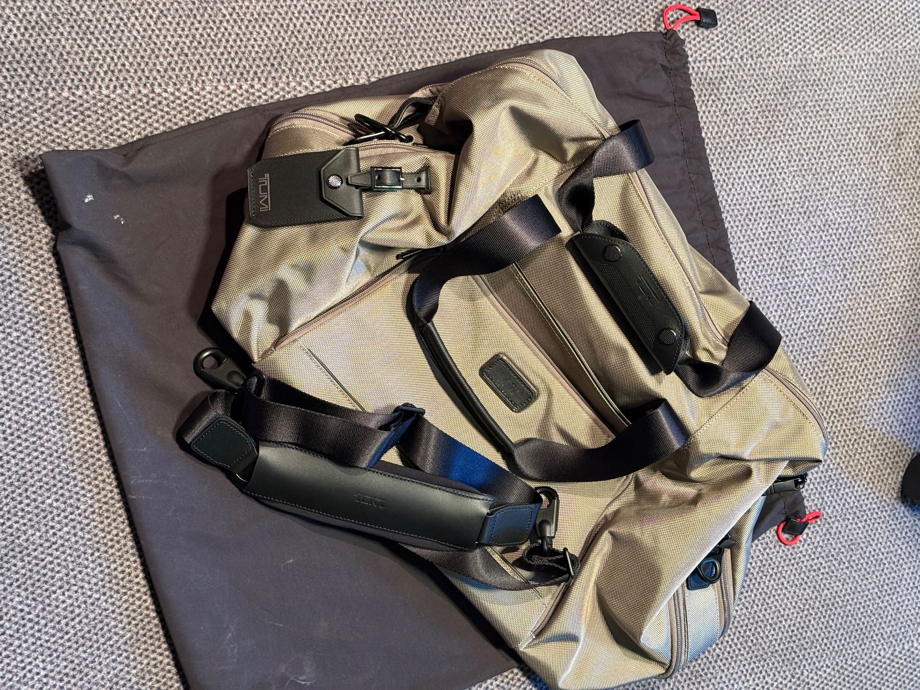 Tumi Borse: TUMI Alpha 4 Double Expansion Duffle Bag – Nuovo (secondo la descrizione) da Unterseen venduto da SONY-CoolGo 6