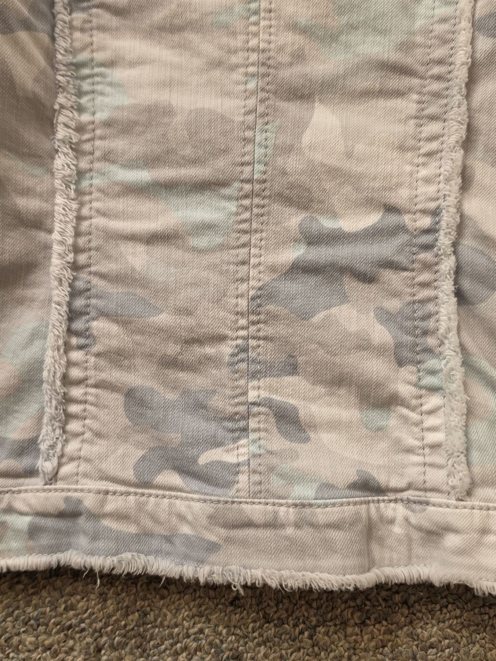 Marc Cain Giacche: MARC CAIN JEANSJACKE CAMOUFLAGE HELL GR.2/36 – Usato da Adlikon venduto da jahr01 8