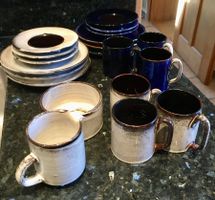Espressotassen und Dessertteller (getöpfert)