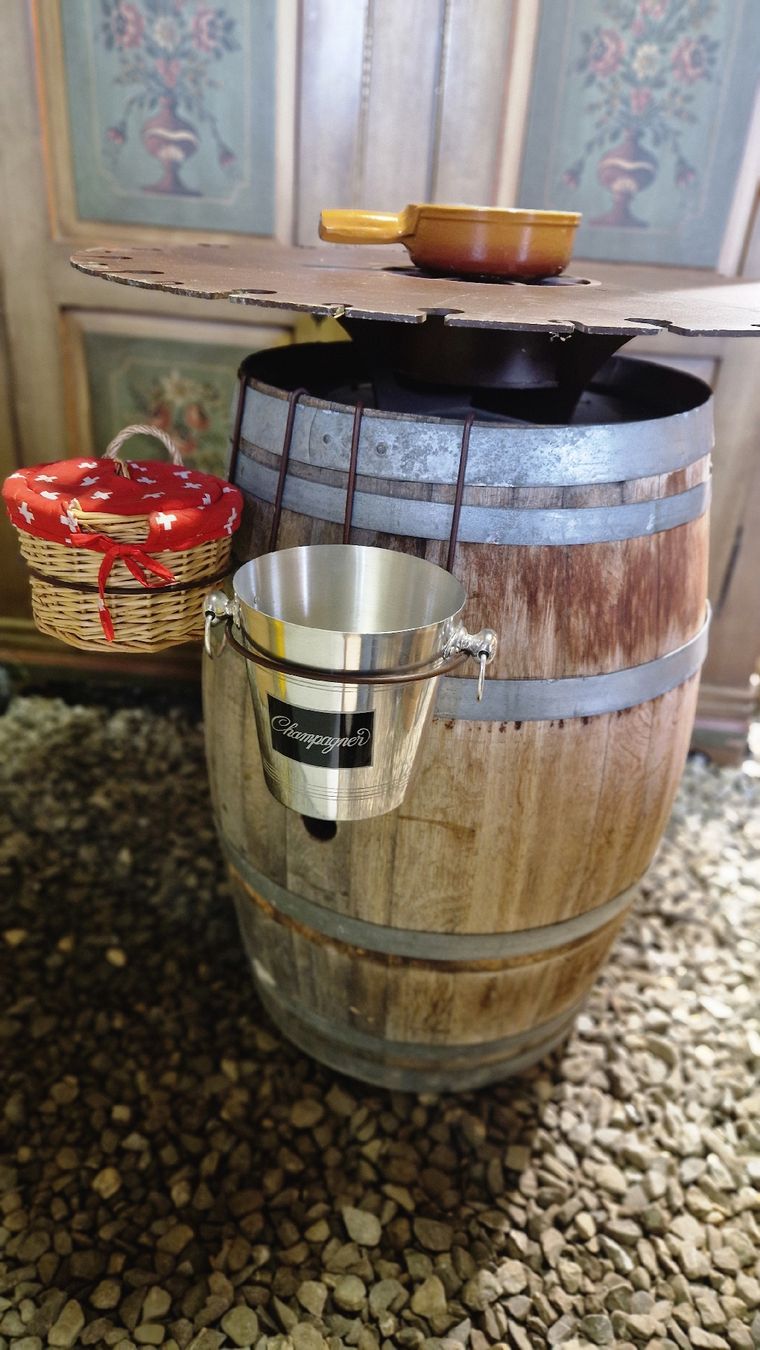 Allestimento di negozi e stand fieristici: Fonduebar – Usato da Giswil venduto da Jndira 1