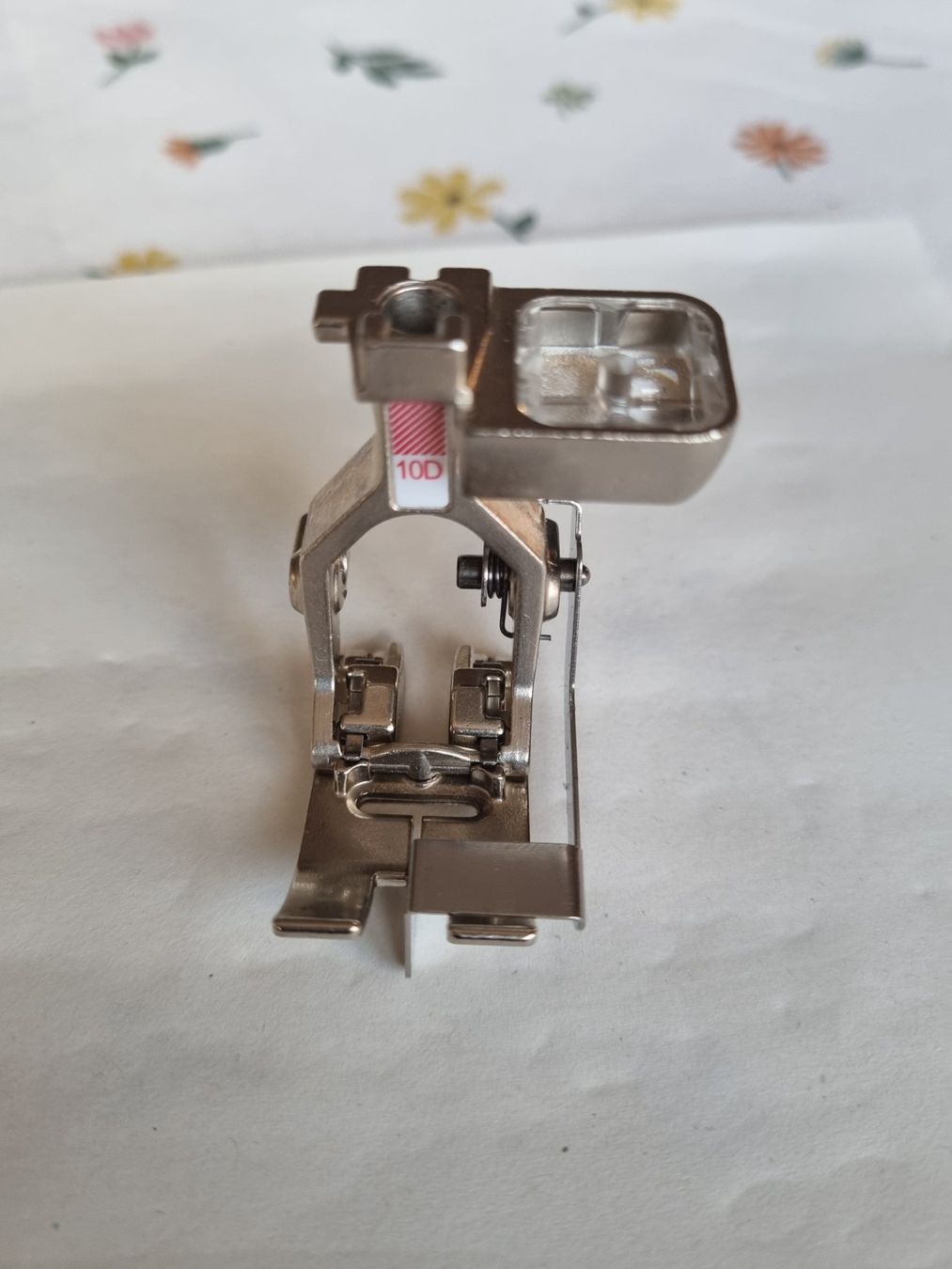 Bernina Machines à coudre: Bernina Schmalkantfuss Nr. 10D – Neuf avec emballage d'origine à Brislach par sticknadel76