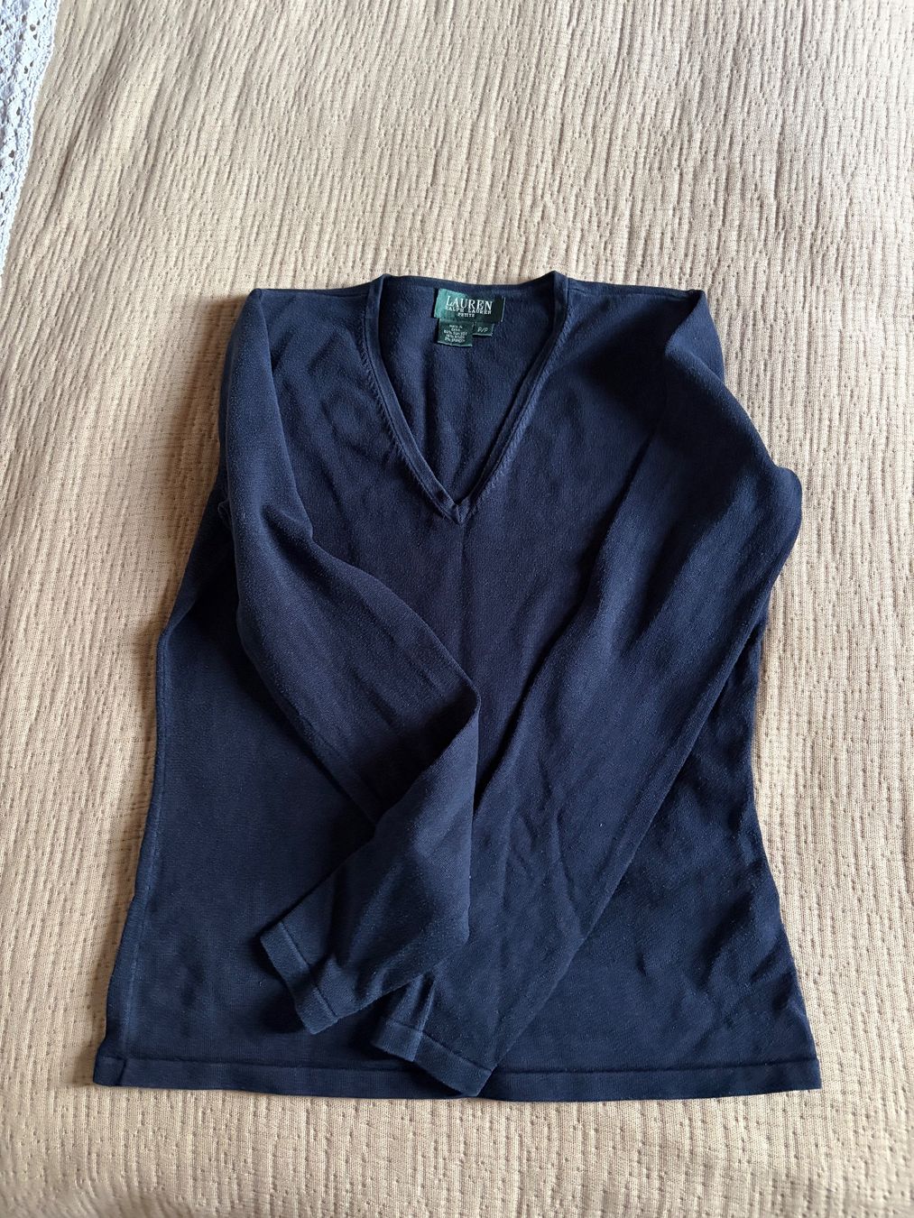 Ralph Lauren Maglioni & Felpe: Ralph Lauren V-Neck Sweater - Petite – Usato da Luzern venduto da AM2nd 2