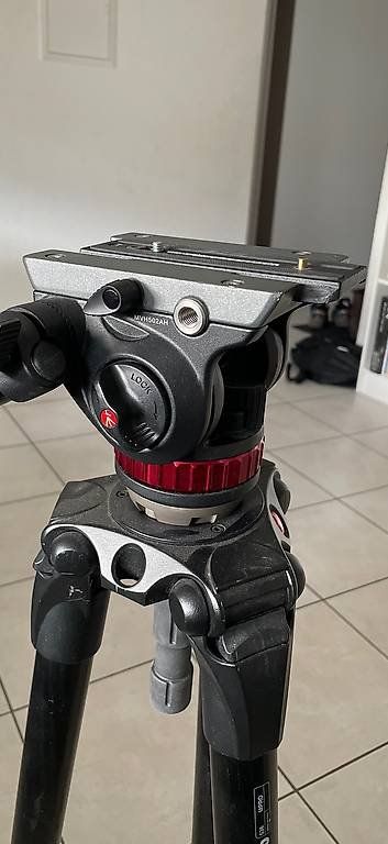 Manfrotto Stative & Köpfe: Trépied Manfrotto – Gebraucht aus Ardon von Savane 2