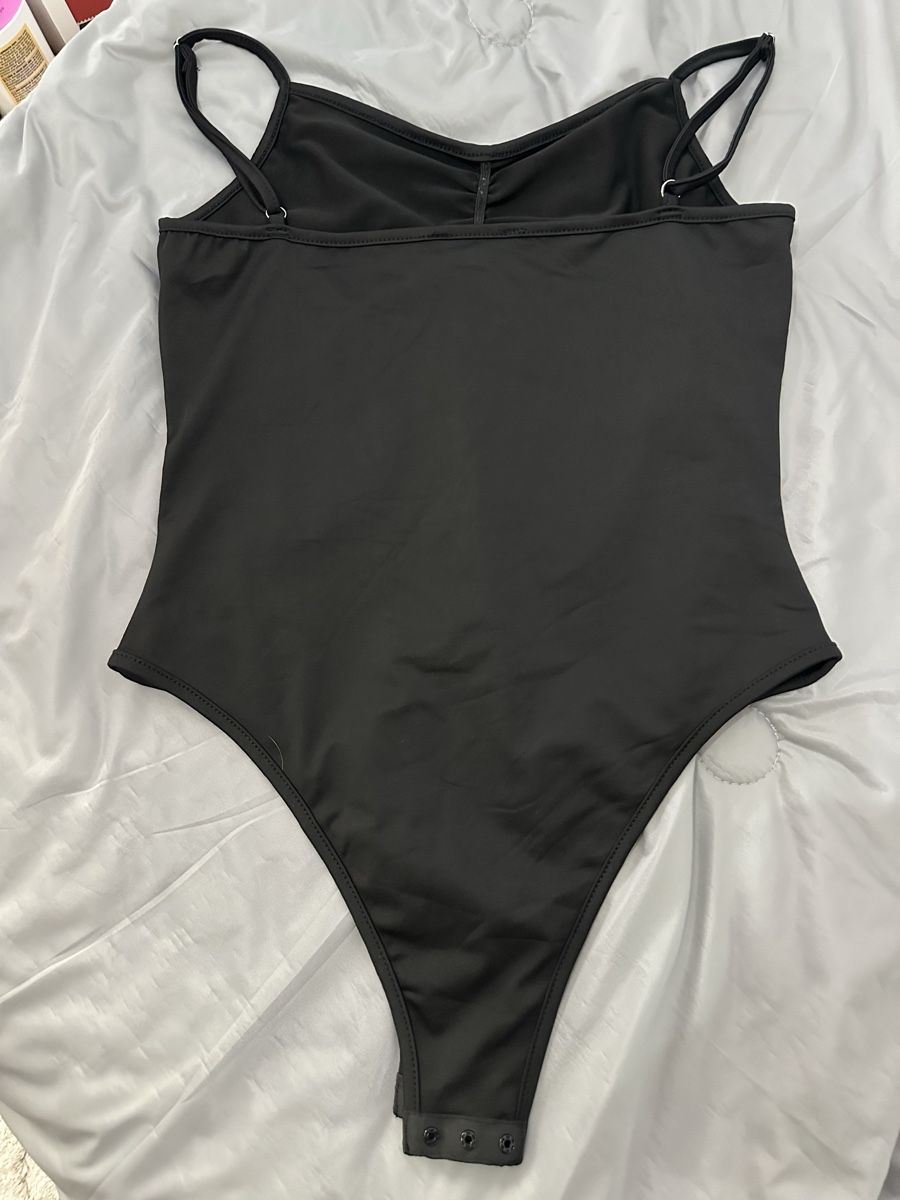 Shein Tops: Schwarzer Body mit Spaghettiträgern  – Neuf (Voir description) à Rhäzüns par romina._gr 2