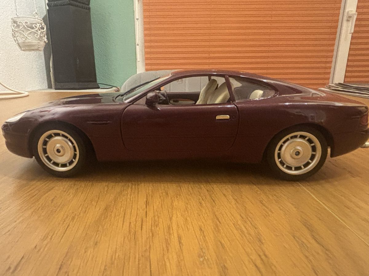 Aston Martin Modellautos: Aston Martin 1994 – Neu (gemäss Beschreibung) aus Orbe von car_8grw 7