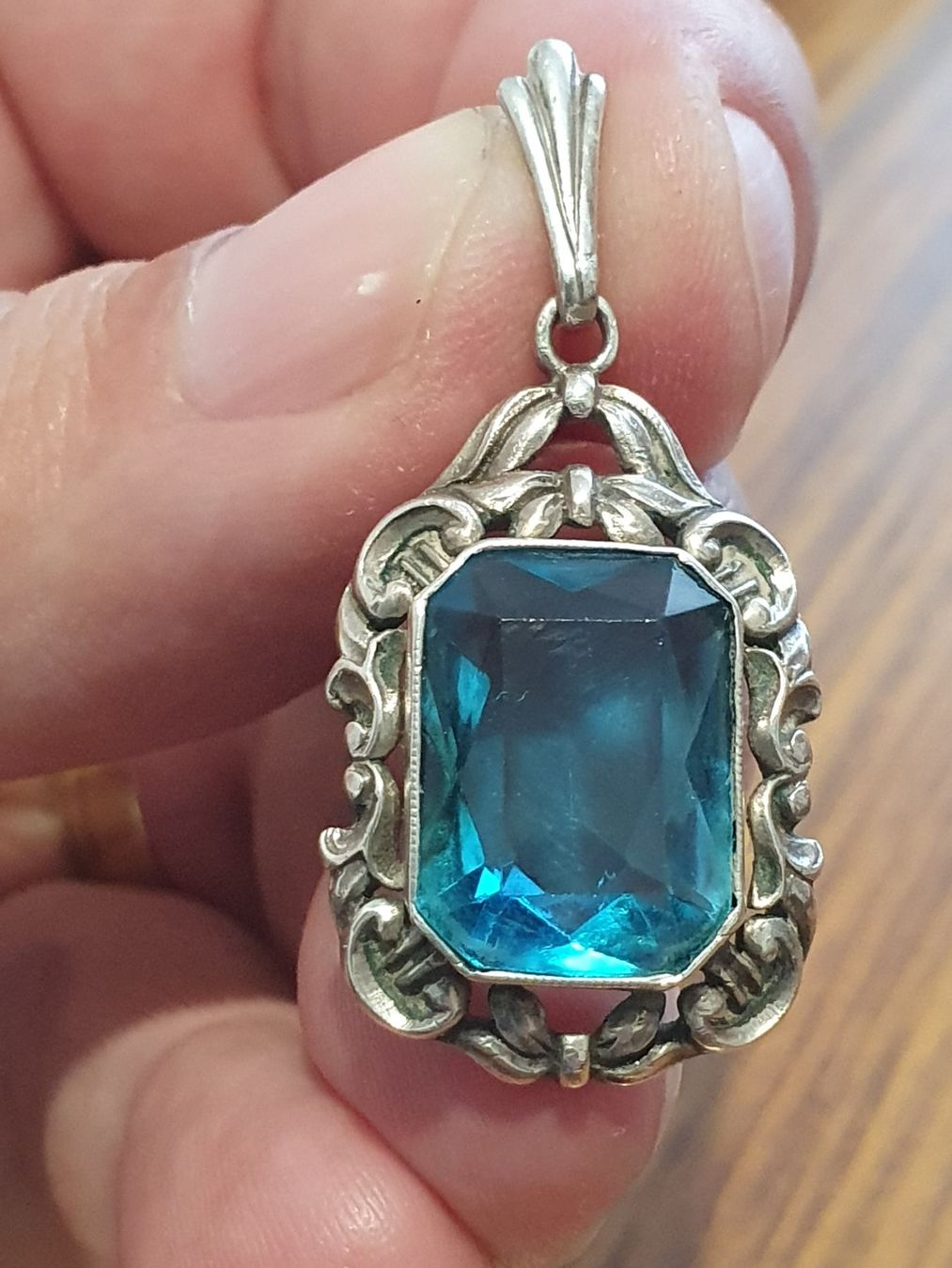 Anhänger: Lieblicher Jugendstil Silber-Anhänger mit Gablonz-Stein – Gebraucht aus Wohlen AG von palmsprings