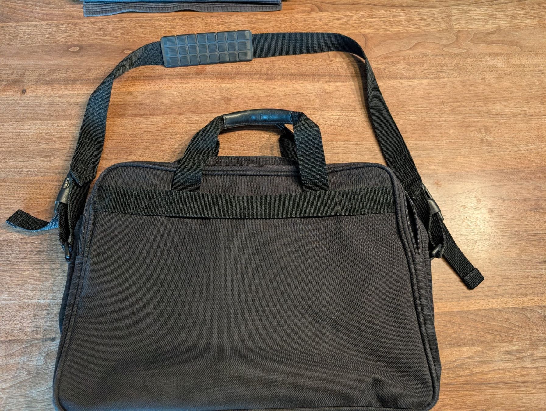 Brics Borse: Laptop-Tasche Brics – Nuovo (secondo la descrizione) da Cham venduto da Pelz76 1