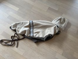Winterlicher Hundemantel mit Kapuze, 65cm