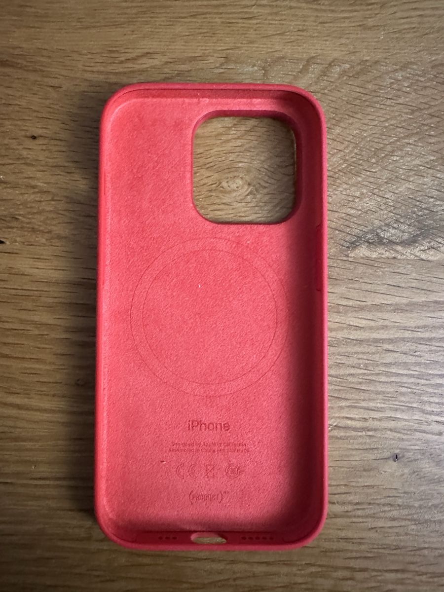 Telefoni cellulari / Smartphones: Handyhülle iPhone 14 Pro – Usato da Winterthur venduto da ani_6p9f 3