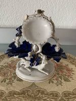Antiker Taschenuhren Ständer Porzellan mit Figuren Vintage