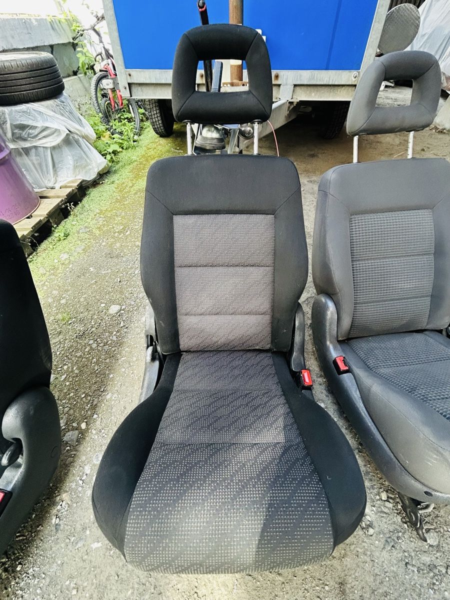 VW Tutti i ricambio: Seat Alhambra/VW Sharan Sitze – Usato da Masein venduto da Vanilla96 1