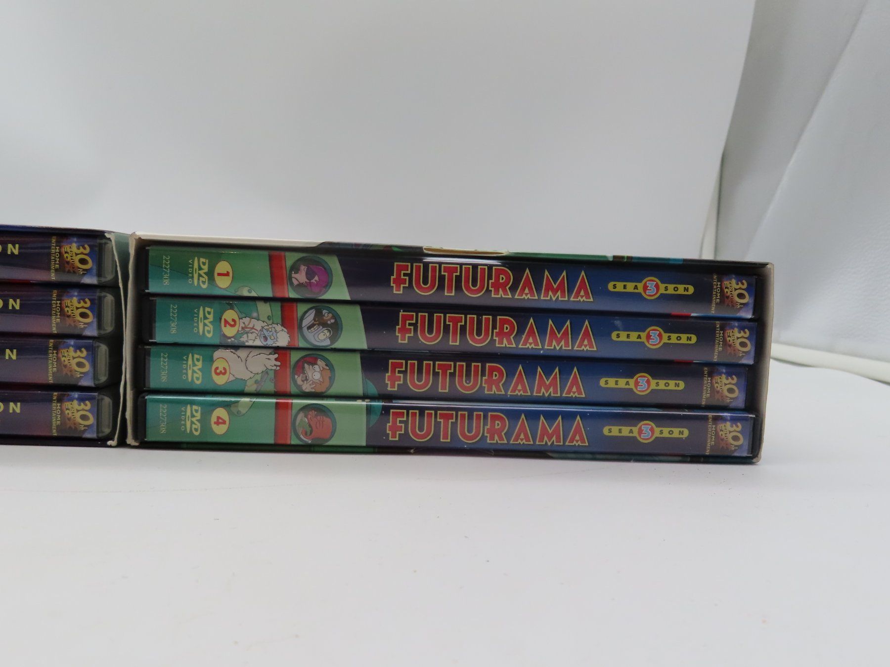 Tutti i DVDs: Futurama Staffel 2 & 3 DVD Sets komplett – Usato da Reinach BL venduto da WBZ-Flohmarkt 4