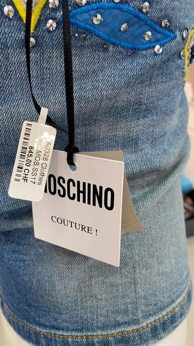 Hosen: Moschino kurze Hose – Neu und originalverpackt aus Lachen SZ von HelvetiaLuxury
