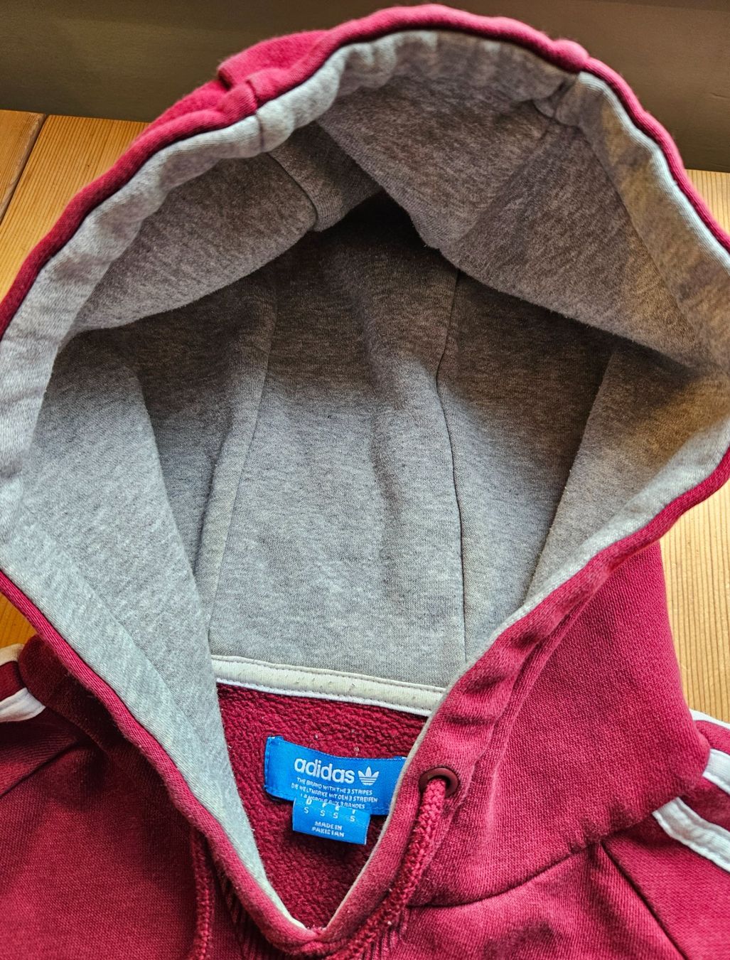 Adidas Maglioni & Felpe: Hoodie adidas Grösse S retro – Usato da Hägglingen venduto da United-Village-Trade 3