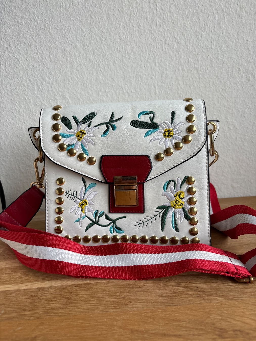 Borse: Bestickte Tasche - Super Zustand – Usato da Neuenhof venduto da pfiffoltra