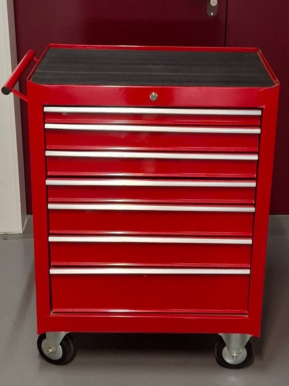 Korpus: Servante à outils rouge 7 tiroirs sans clés – Gebraucht aus Villars-Ste-Croix von pau_8fls